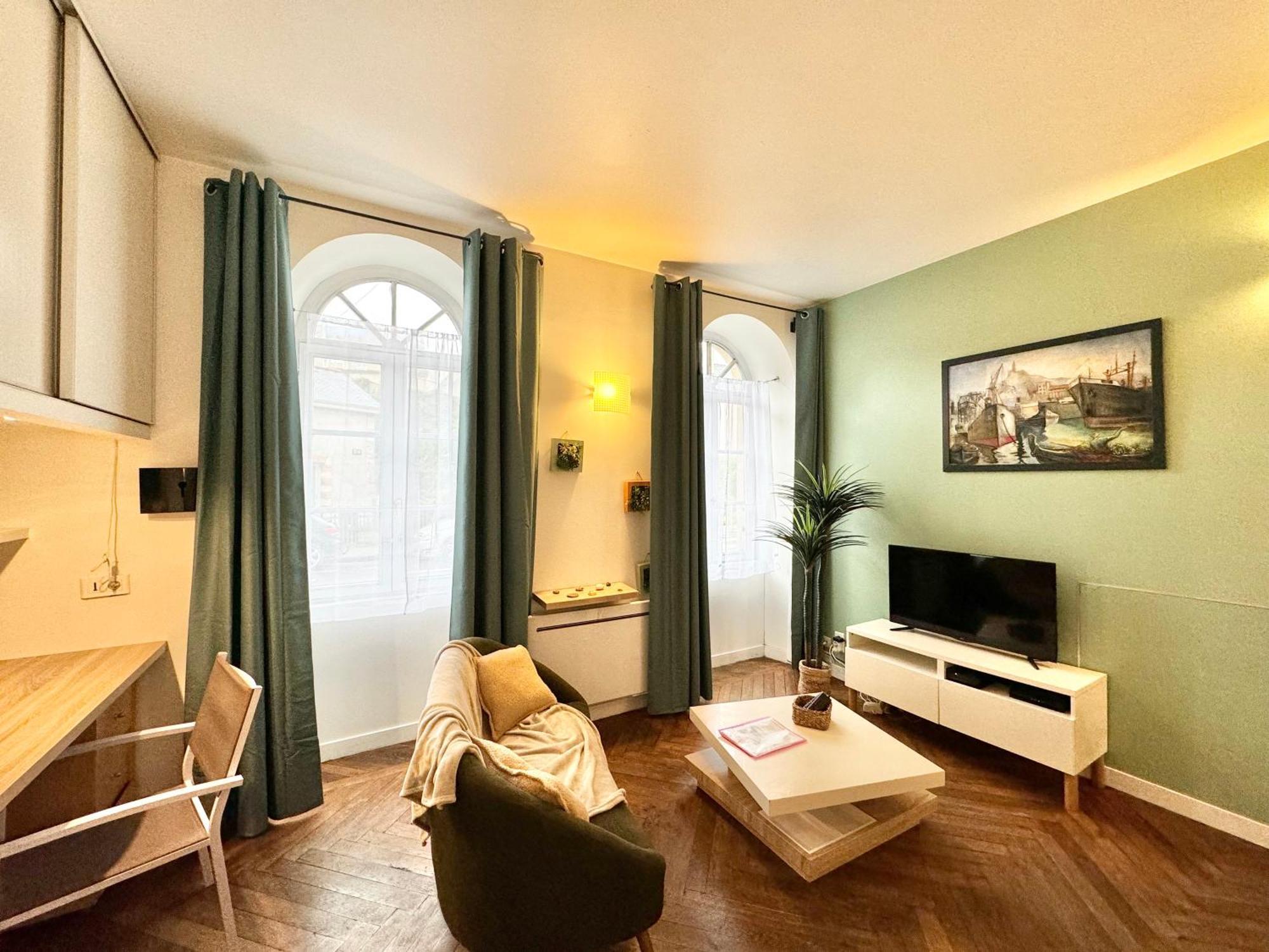 Le Noir Bois Et Blanc - - Wifi - Centre - Entree Autonome Apartment Quimper