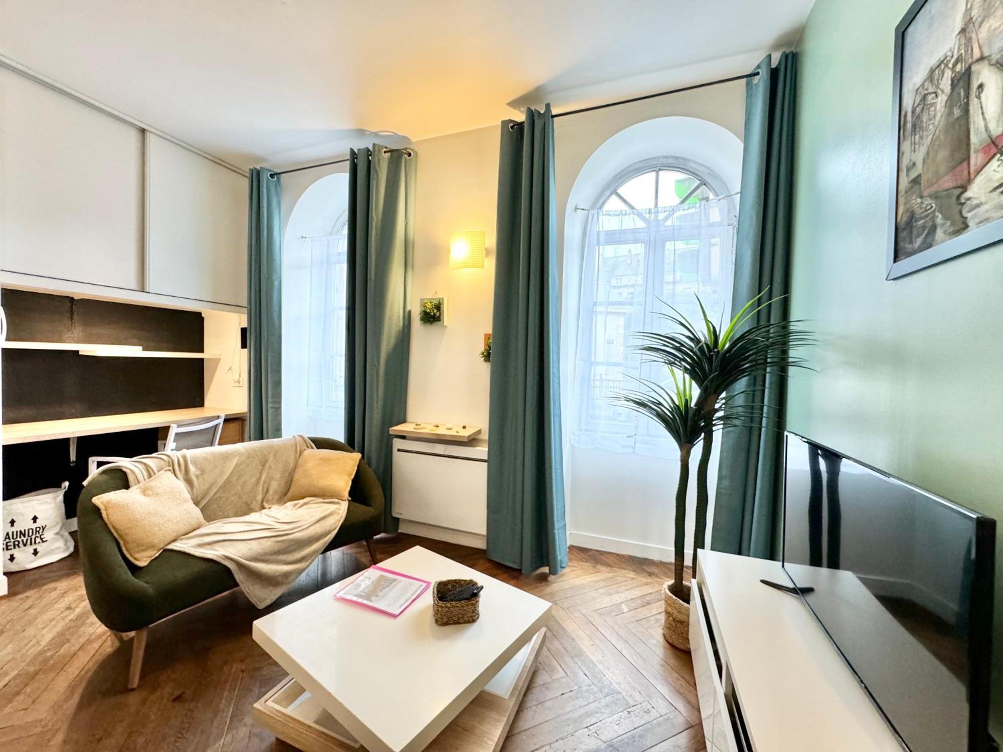 Apartment Le Noir Bois Et Blanc - - Wifi - Centre - Entree Autonome Quimper